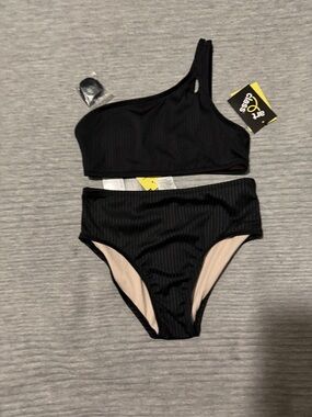 Black Ribbed One-Shoulder Bikini Set